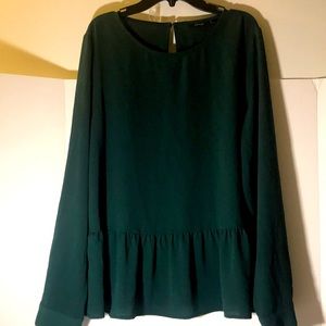 Apt. 9 top size L long sleeves green texture button sleeves peek neck pe…